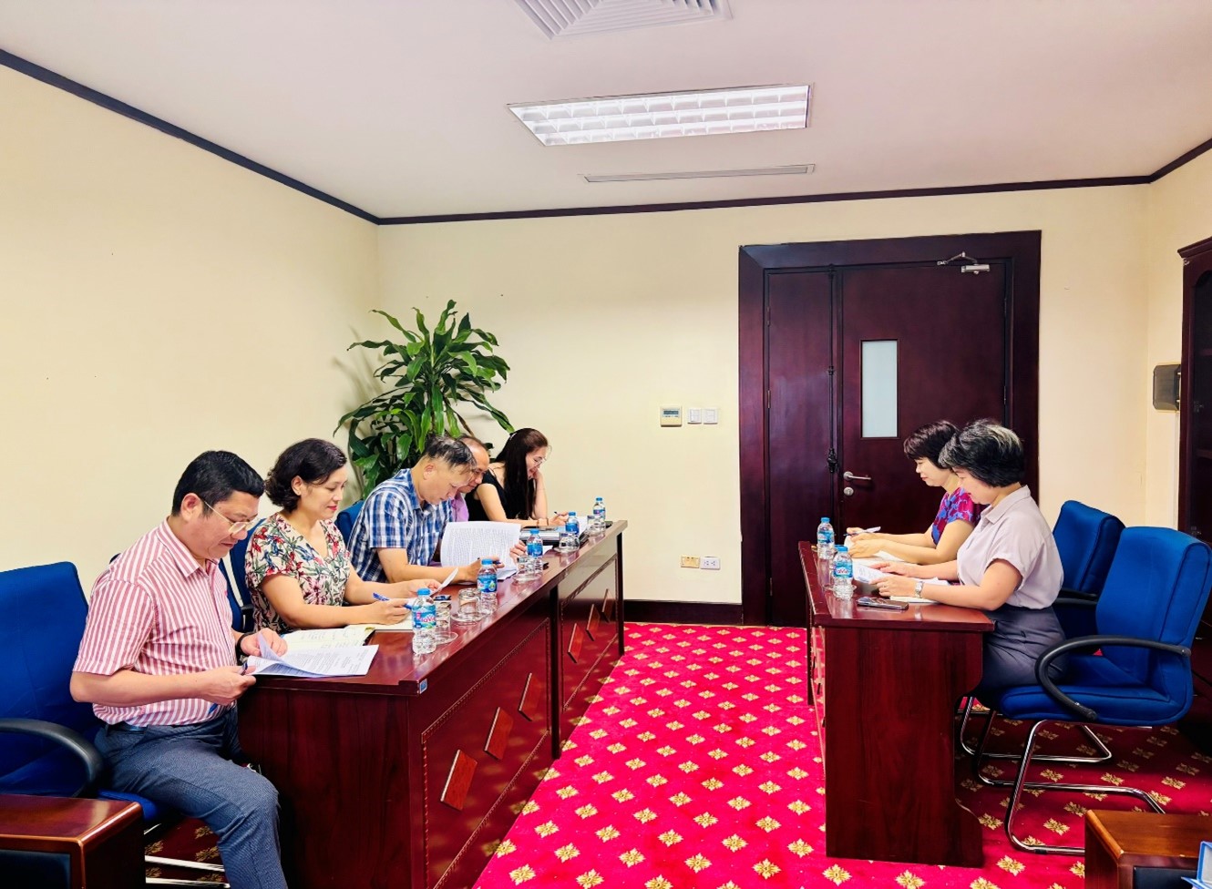 Ảnh 1_ Toàn cảnh buổi làm việc